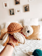 Load image into Gallery viewer, Fred the Sea Turtle - Crochet Pattern
