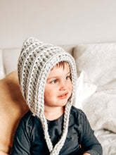 Load image into Gallery viewer, Costa Bonnet – Crochet Pattern (3 different yarn weights, 4 sizes!)
