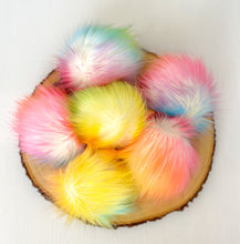Load image into Gallery viewer, Unicorn – Faux fur pompom
