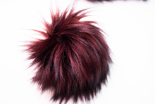 Load image into Gallery viewer, Vino – Faux fur pompom
